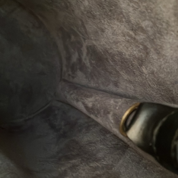 LOUIS VUITTON black Epi Saint Jacques in excellent condition. Authenticated - Picture 9 of 17